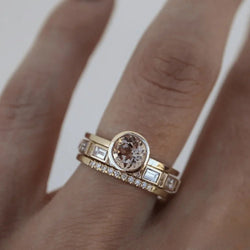 Anello elegante con incrustazione