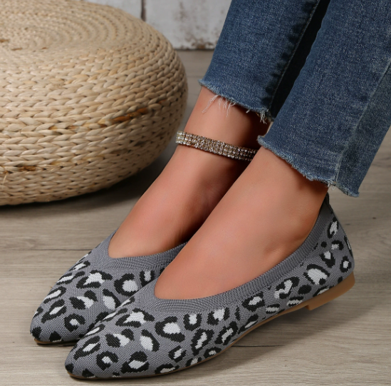 Scarpe basse con lacci e stampa leopardata