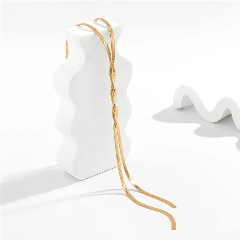Collana lunga elegante con design di serpente regolabile