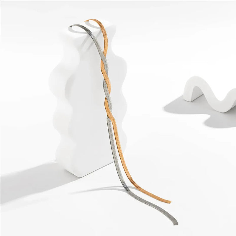Collana lunga elegante con design di serpente regolabile