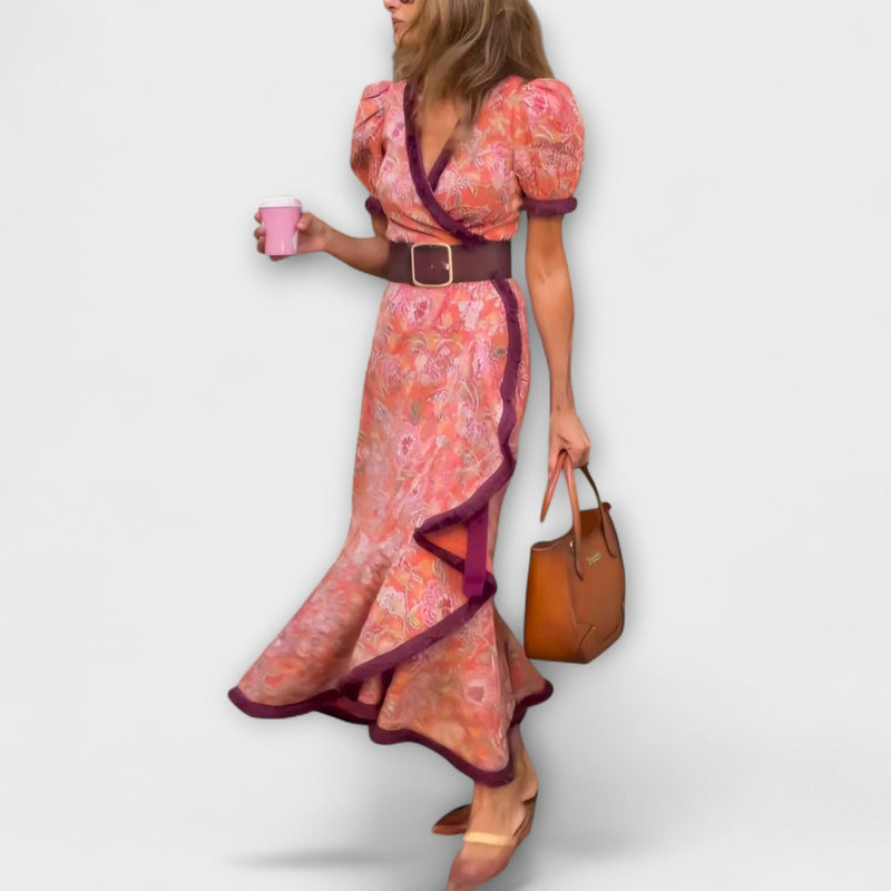 Elegante vestito maxi rosa con maniche corte