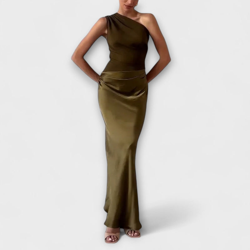 Elegante vestito maxi a spalla unica con pieghe