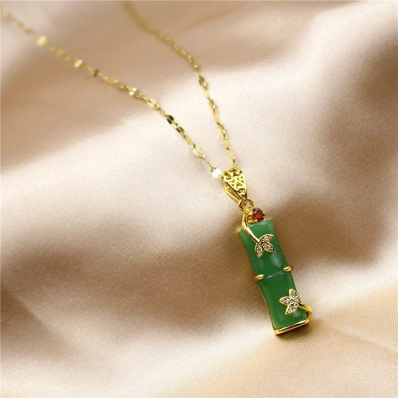 Collana Amuleto in Giada