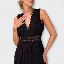 Aurélie - Elegante vestito in pizzo con scollatura a V