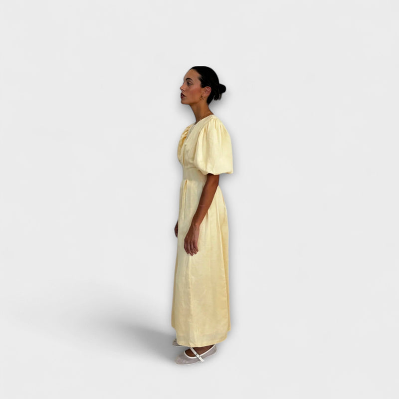 Josephine - Vestito maxi giallo burro con design arioso