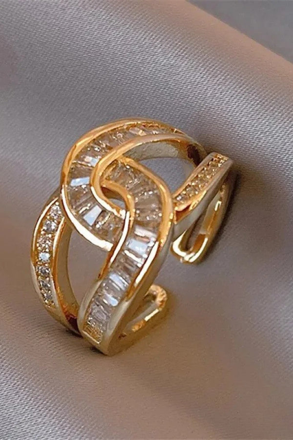 Anello elegante a nodo