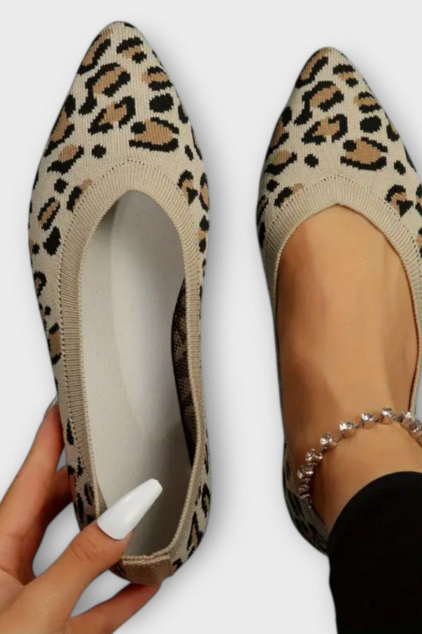 Scarpe basse con lacci e stampa leopardata
