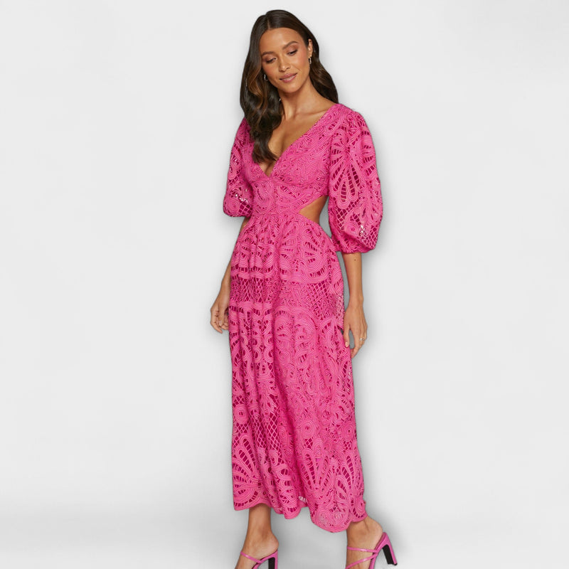 Elegante vestito con delicati dettagli