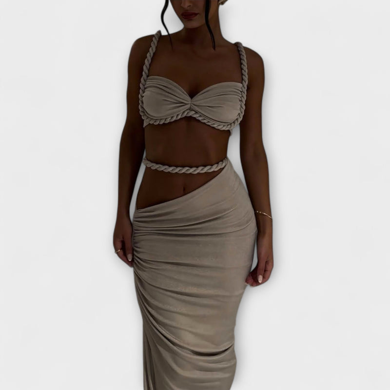 Jane - Elegante Top Corto con Intreccio in Degradé e Doppia Gonna
