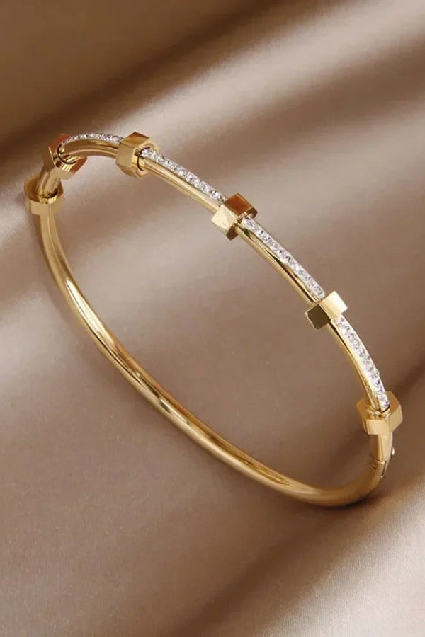Elegante bracciale dal design pulito