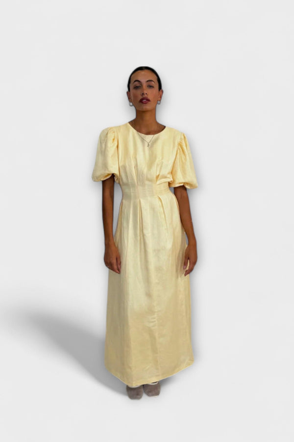 Josephine - Vestito maxi giallo burro con design arioso