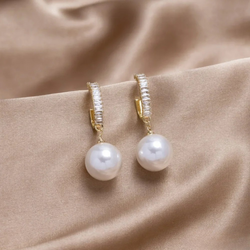 Orecchini eleganti con perle e zirconia