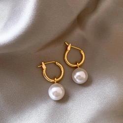 Orecchini eleganti con perle