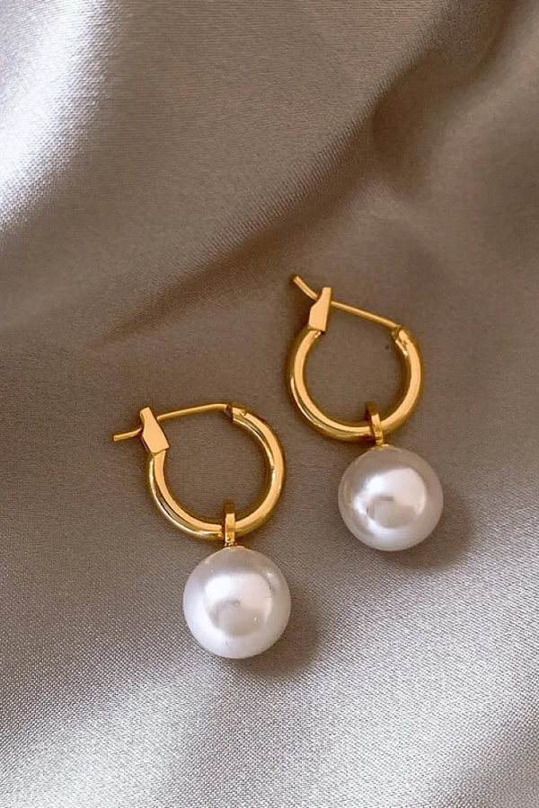Orecchini eleganti con perle