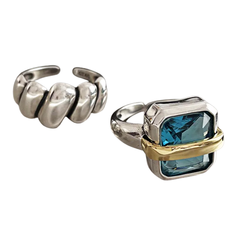 Anello con zirconi blu