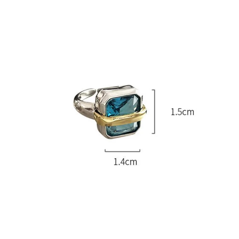 Anello con zirconi blu