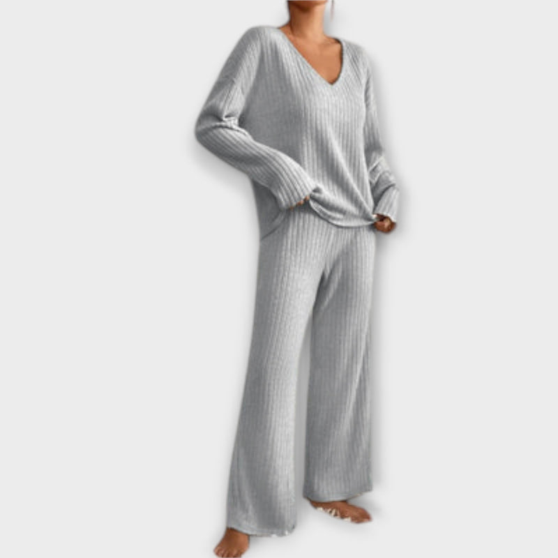 Kathy - Completo di Due Pezzi Accogliente