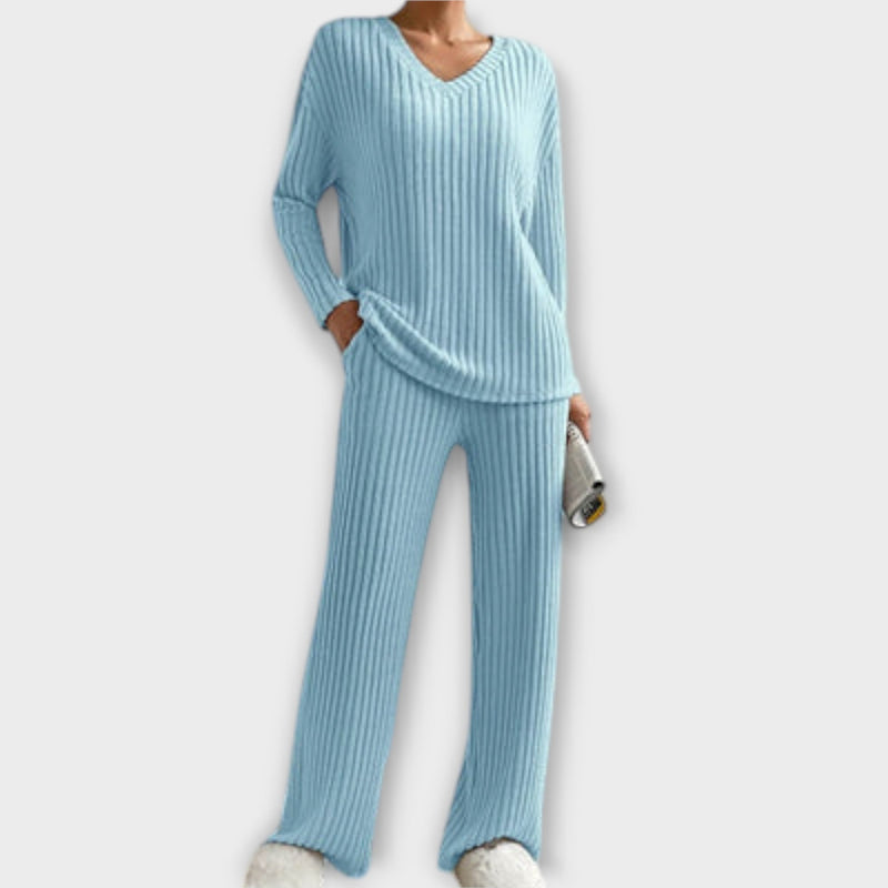 Kathy - Completo di Due Pezzi Accogliente