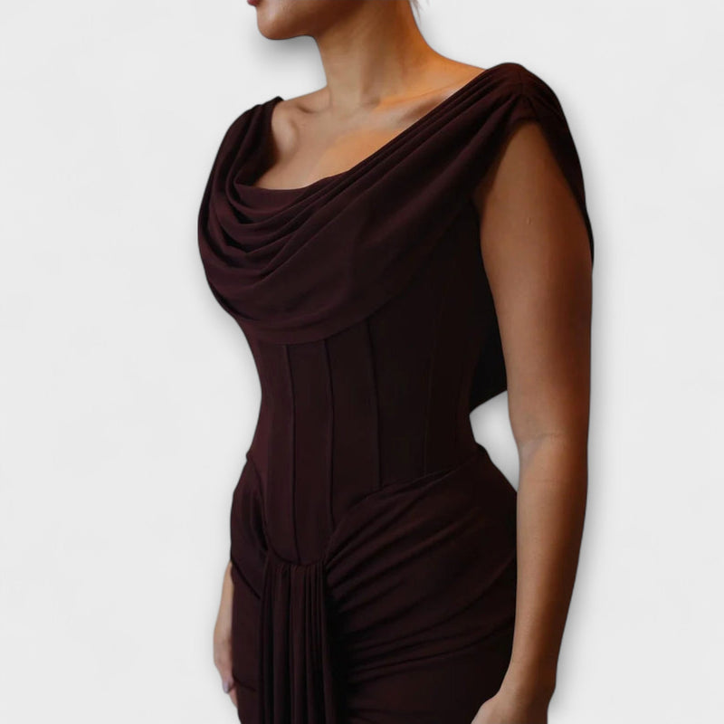 Elara - Elegante abito da sera maxi marrone con scollo drappeggiato