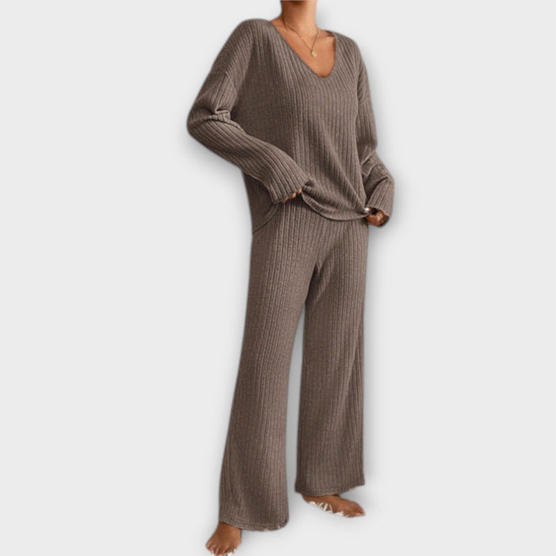 Kathy - Completo di Due Pezzi Accogliente