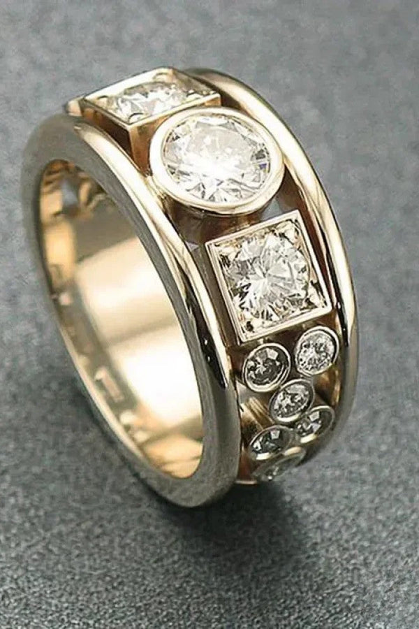Anello in Stile Antico