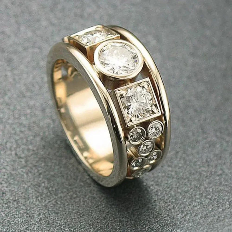 Anello in Stile Antico