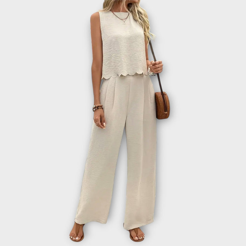 Valeria - Gilet con bordo di petali e pantaloni lunghi