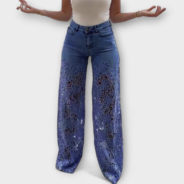 Jeans patchwork con pizzo alla moda