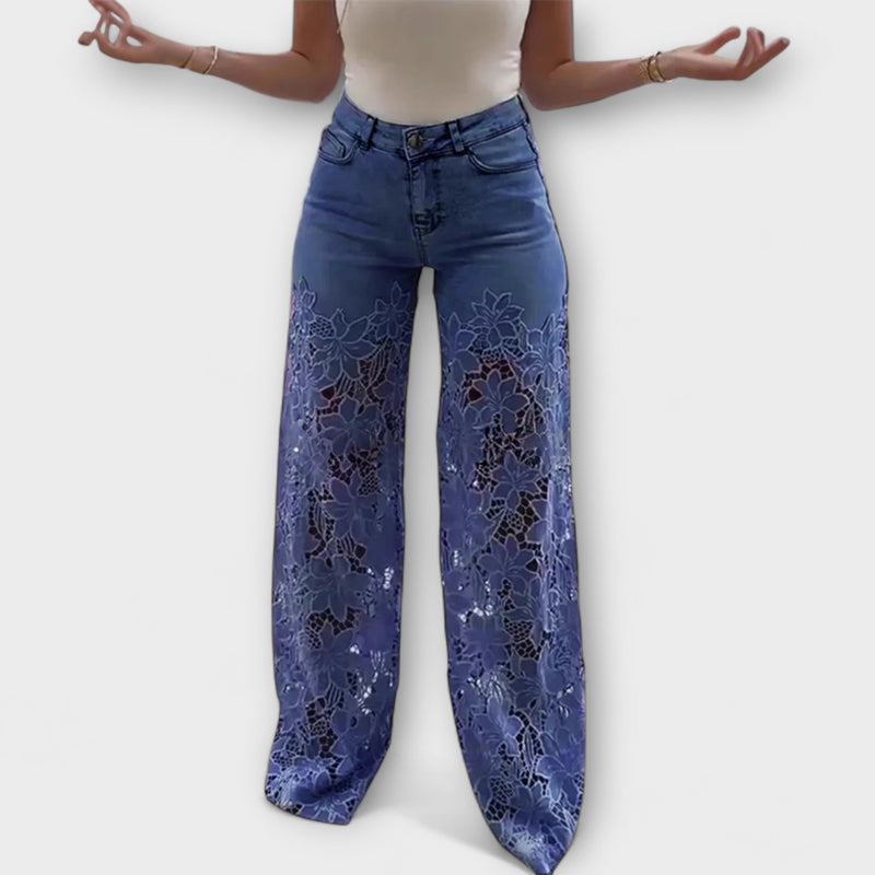 Jeans patchwork con pizzo alla moda